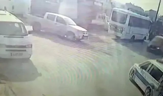 Bulgaristan plakalı otomobil, takip sırasında ekip aracına çarptı