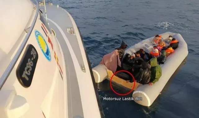 Çanakkale'de 13'ü çocuk 24 kaçak göçmen kurtarıldı