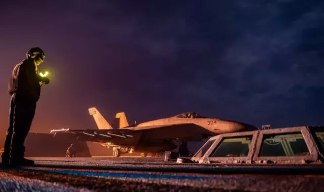 CENTCOM: Husilere ait iki insansız deniz aracı imha edildi