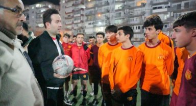 Çiftçioğlu, sporcu ve taraftarla buluştu