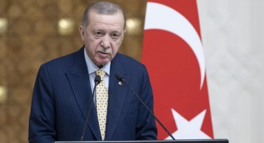 Cumhurbaşkanı Erdoğan: 'Emekli bayram ikramiyesini 3 bin liraya yükseltiyoruz'