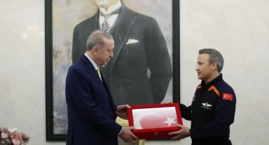 Cumhurbaşkanı Recep Tayyip Erdoğan, Türkiye’nin ilk Astronotu Alper Gezeravcı’yı kabul etti