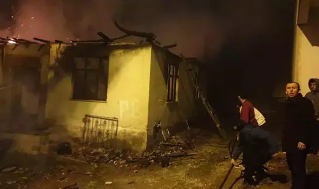 Düzce'de tek katlı ev alev alev yandı