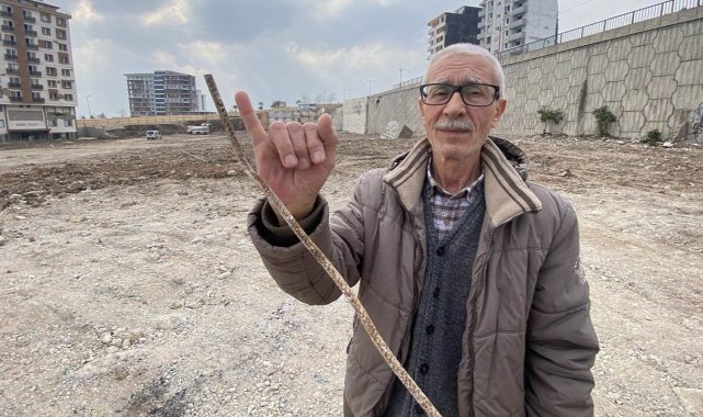 Ebrar Sitesi’nden sağ çıkan vatandaş konuştu: “Burayı bize depreme dayanıklı diyerek sattılar”