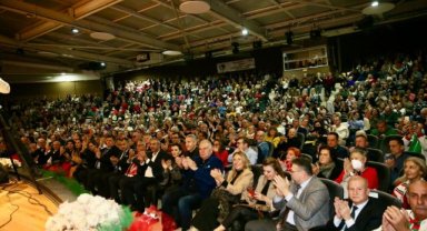En güzel aşk şarkıları Karşıyaka’da söylenecek