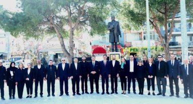 Gaziemir Belediye Başkan Adayı Doğan ve Meclis Üyesi Adaylarından Atatürk Anıtı’na çelenk sunumu