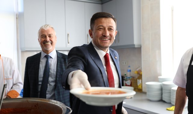 Hamza Dağ, Sanayi Sitesi Oto Tamircileri'nin kuru fasulye etkinliğine katıldı