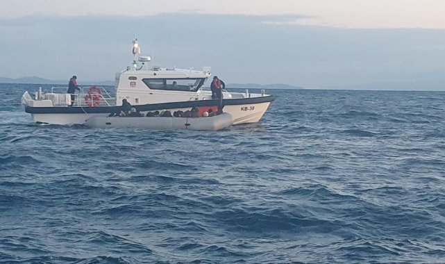 İzmir açıklarında düzensiz göçmen yoğunluğu