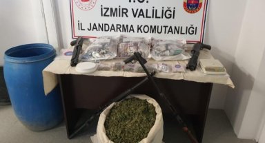 İzmir'de jandarmadan uyuşturucu baskını, 2 gözaltı