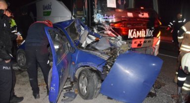 İzmir’deki feci kazada otomobil sürücüsü yaşam mücadelesini kaybetti