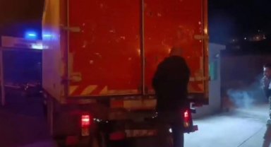 İzmir polisi yüklü miktarda uyuşturucu ele geçirdi