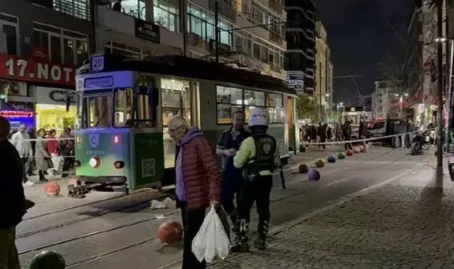 Kadıköy'de torununu kurtaran kadın tramvayın altında kalarak hayatını kaybetti