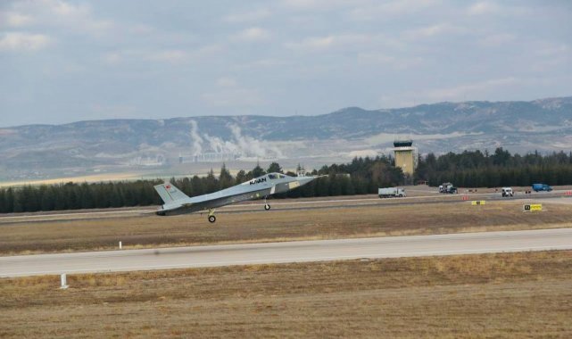 Milli muharip uçak KAAN, gökyüzüyle buluştu