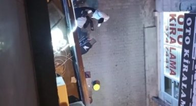 Motosiklet devrilince düştüler, patlayan tabancası kuzenini canından etti