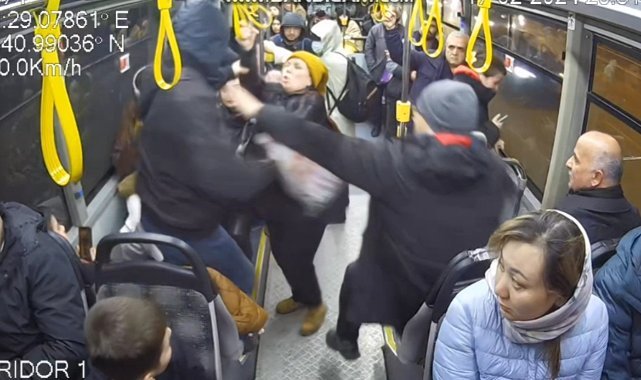 Otobüste yer isteyen kadına yumruklu saldırı