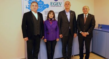 Prof. Dr. Ümit Özlale İzmir İş Dünyası ile buluştu