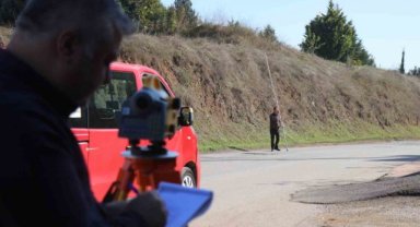 Sakarya’daki gizemli yol: Ayağını frenden çeken yokuş yukarı çıkıyor