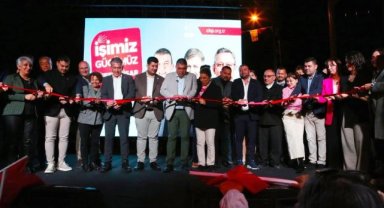 Seferihisar'da seçim ofisi açılışı mitinge dönüştü