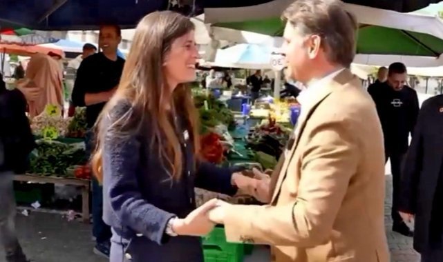 Siyasette özlenen tablo: CHP'li ve MHP'li aday birbirine sarılıp başarı diledi