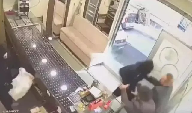 Sultangazi'de kuyumcuyu soymaya çalışırken esnaf tarafından yakalanan çift tutuklandı