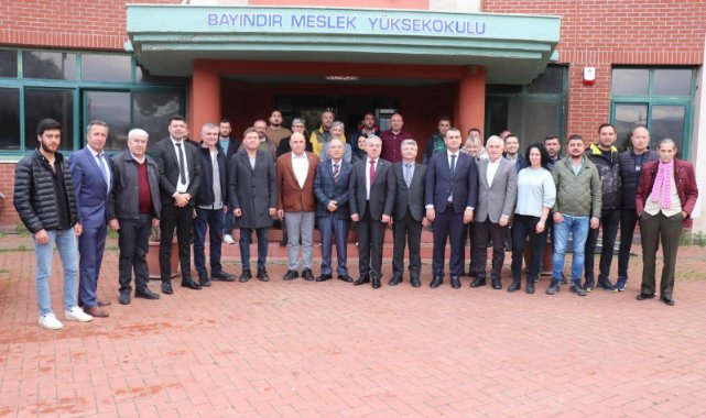 “Süs Bitkileri Sektörü” Bayındır Meslek Yüksekokulunda bir araya geldi