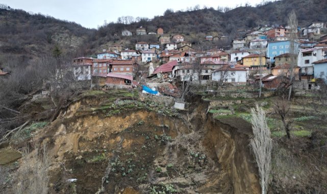Tokat’ta toprak kayması sonucu birçok evin yıkıldığı köyle ilgili korkutan iddia