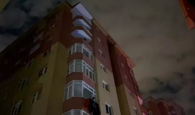 Ümraniye'de 10 katlı apartmanda yangın