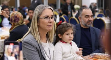 AK Parti Konak Belediye Başkan Adayı Ceyda Bölünmez Çankırı’ya Minik Hayranından Sevgi Seli