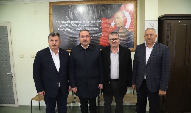 AK Partili Kırkpınar Kınık’ta vatandaşlarla bir araya geldi