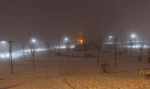 Ankara'da kar yağışı etkili oldu