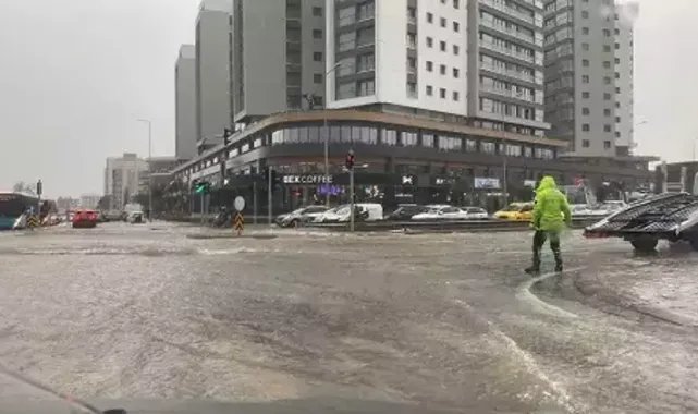Antalya'da sağanak; Kumluca ve Demre'de 'hortum' çıktı