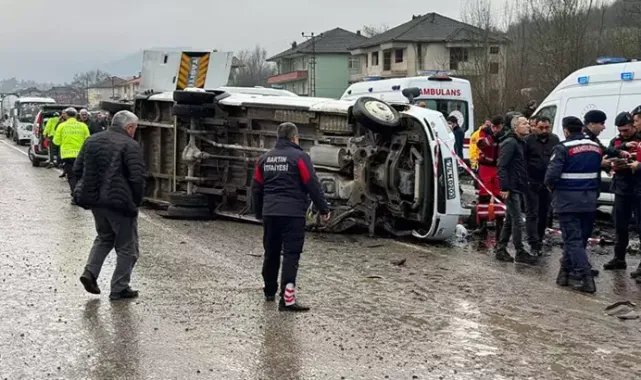 Bartın’da 2 işçi servisi çarpıştı: 1 ölü, 29 yaralı