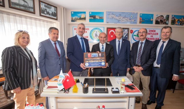 Başkan Soyer’den mübadillere ziyaret