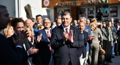 Başkan Tugay'dan resmi tören sitemi