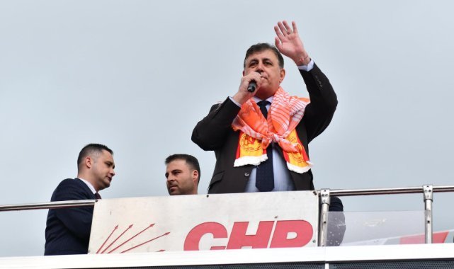 Bayındır'da dolu altında miting