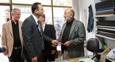 CHP'li aday Ömer Eşki, doğa ile uyumlu bir Bornova için çalışacaklarını söyledi