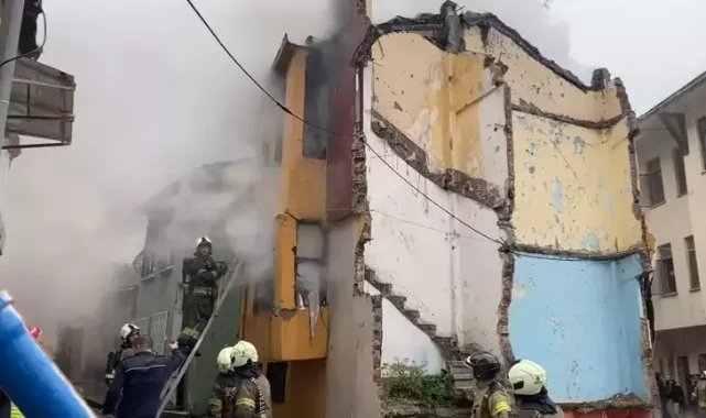 Fatih'te binada yangın: 1 ölü