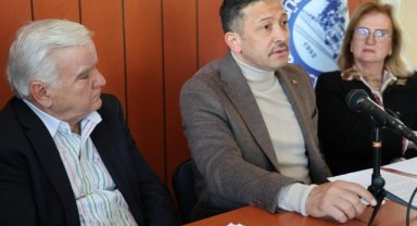 Hamza Dağ, İzmirli minibüsçülere seslendi: “Gelin İzmir'in direksiyonunu bize emanet edin”