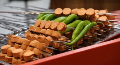 İftar sofralarının vazgeçilmezi ‘irişkit sucuğu’