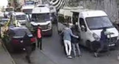 İstanbul’da trafikte “neden bana çarptın” dayağı