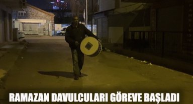 İzmir'de Ramazan davulcuları ilk sahurla birlikte göreve başladı