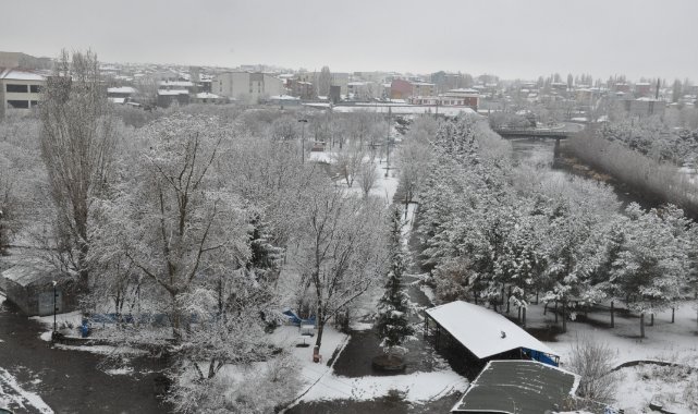 Kars baharda kışı yaşıyor