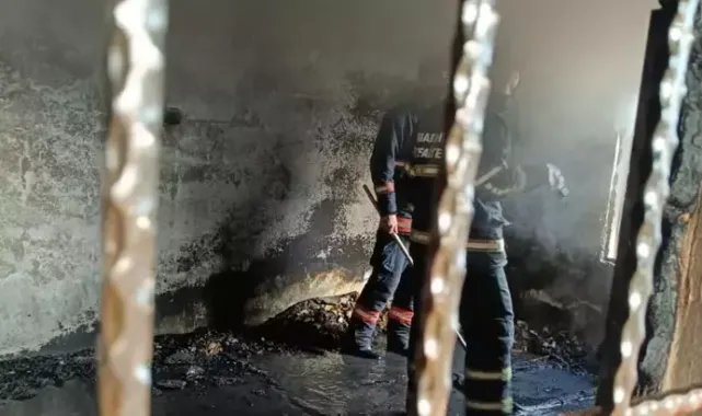 Mardin’de müstakil ev, yangında kullanılamaz hale geldi
