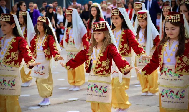 23 Nisan Ulusal Egemenlik ve Çocuk Bayramı Kınık'ta Coşkuyla Kutlandı