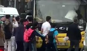 Avcılar'da yol tartışmasında İETT şoförüne yumruklu saldırı