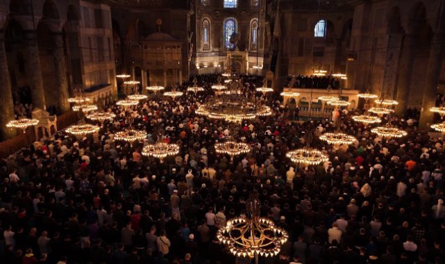 Ayasofya-i Kebir Cami-i Şerifi’nde bayram namazı