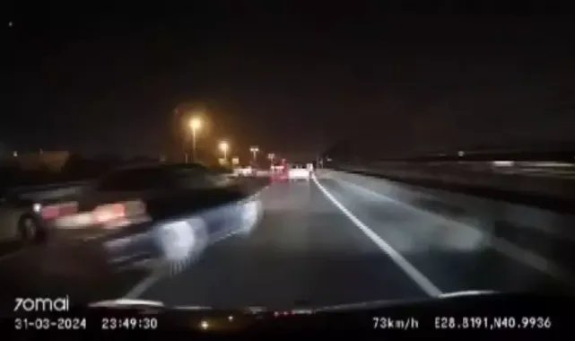 Bahçelievler'de direksiyon hakimiyetini kaybeden sürücü bariyere çarptı