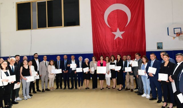 Başkan Kınay mazbatasını aldı