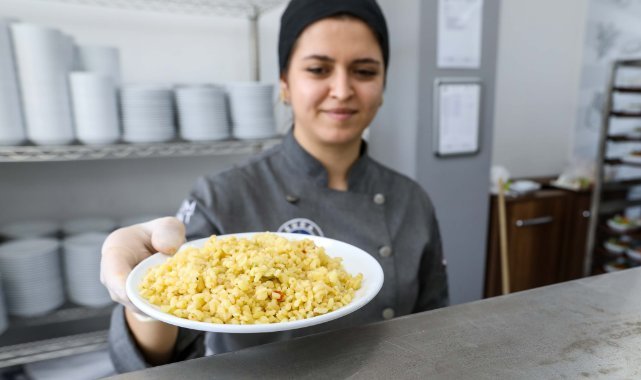Belediye Lokantası ile öğrencinin yüzü güldü