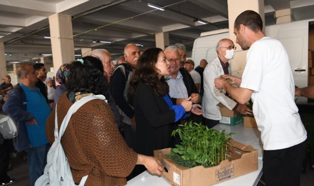 Bornova Belediyesi 500 bin fide dağıtıyor
